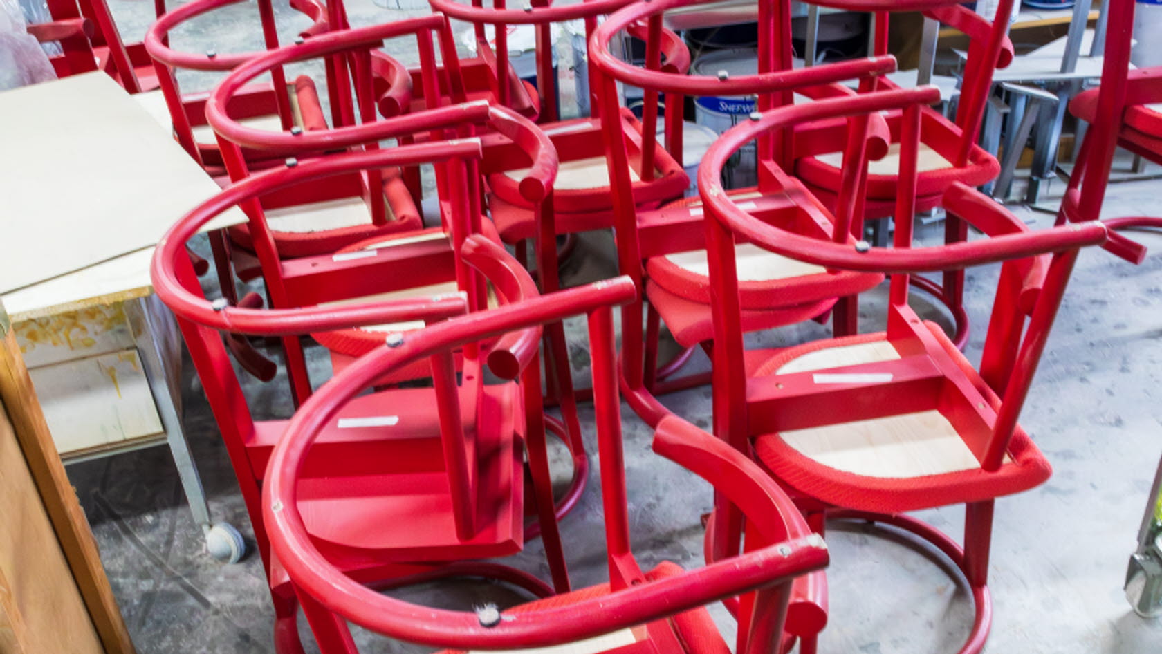 Nytillverkade stolar från Stolfabriken i Tibro - för en restaurang på Sergels Torg i Stockholm.
