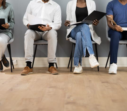 Arbetssökande i kö.