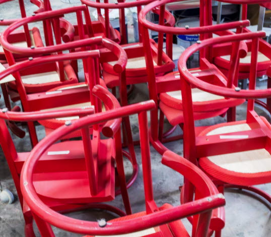 Nytillverkade stolar från Stolfabriken i Tibro - för en restaurang på Sergels Torg i Stockholm.